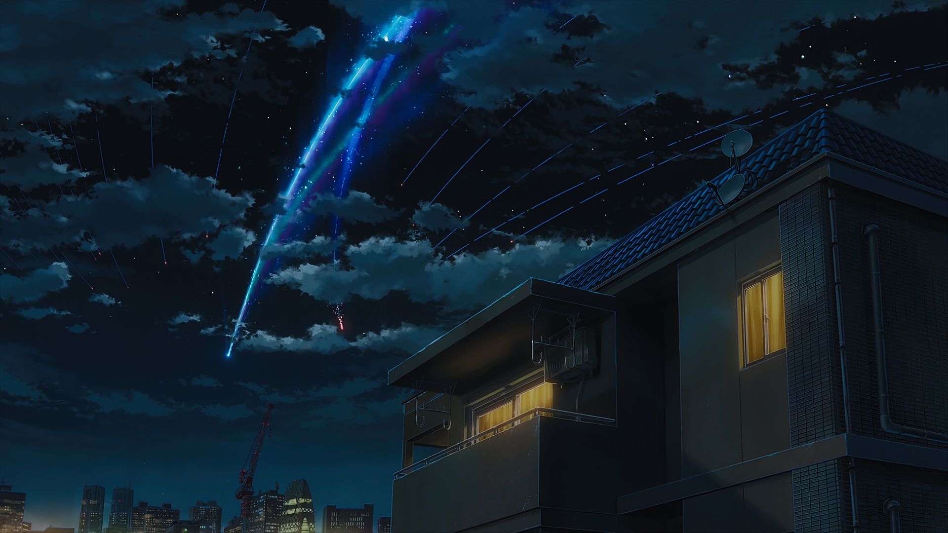 深蓝色夜空中划过拖曳蓝紫荧光辉光的彗星，近景是亮着暖黄窗灯的日式民居，远处延伸出城市天际线。